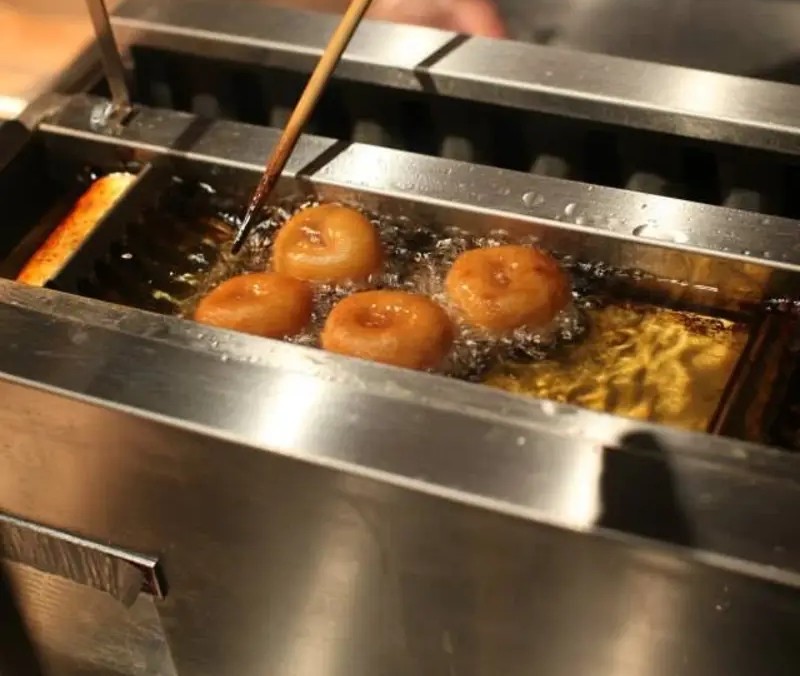 Fresh mini doughnuts made to order